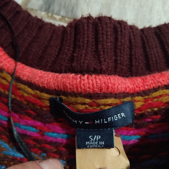 Tommy Hilfiger sweater - Picture 2 of 4